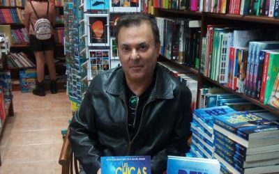 Éxito en la firma de libros en Librería Papiro, Santa Cruz de La Palma, durante la Noche de las Estrellas